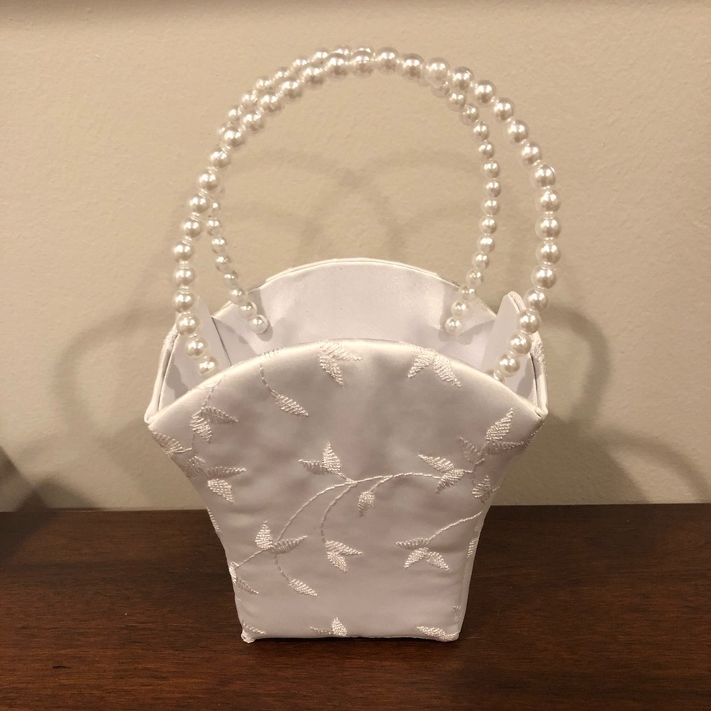 Flower girl basket